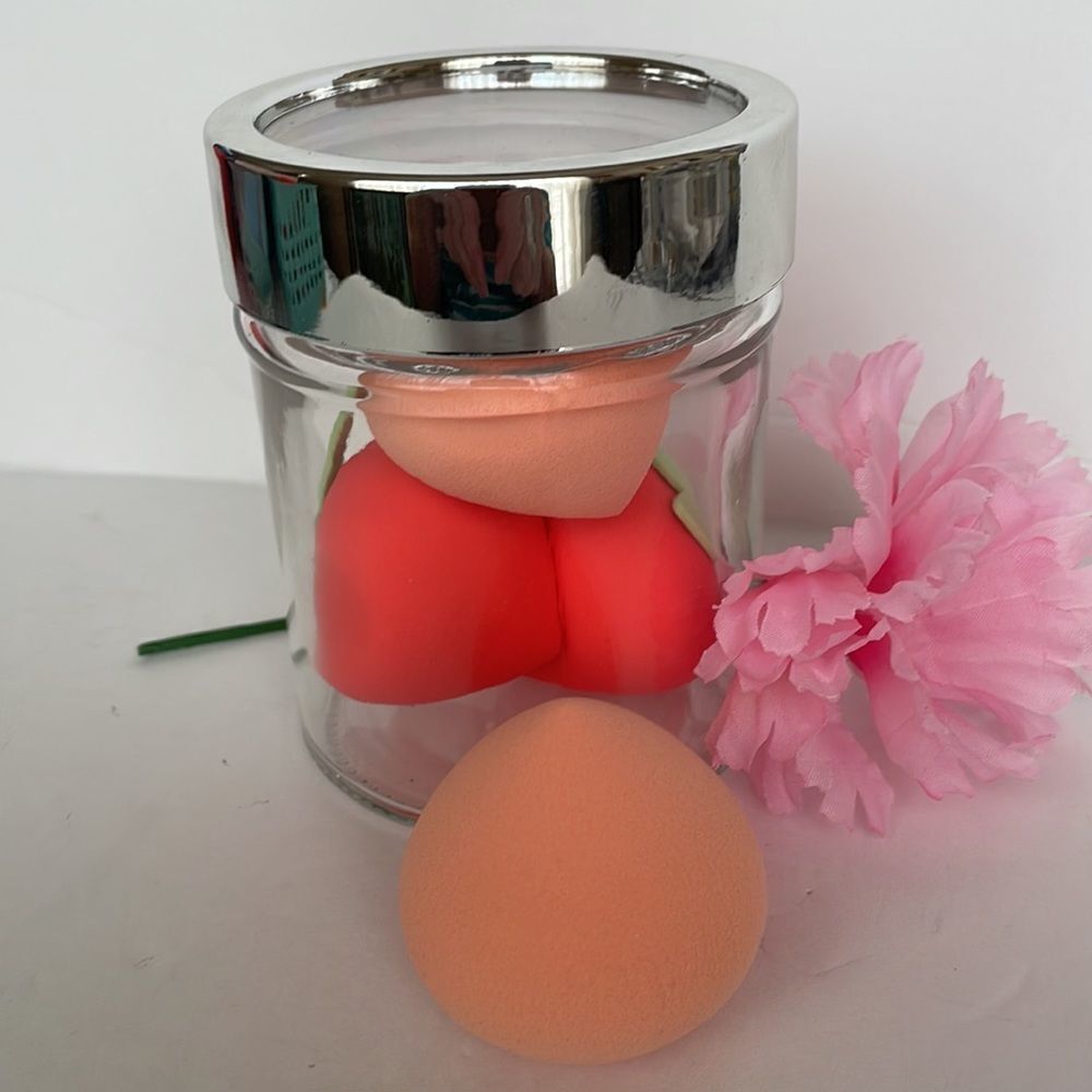4 Piece Makeup‎ Applicator Sponge Set in Decorative Glass Jar - Picture 2 of 2